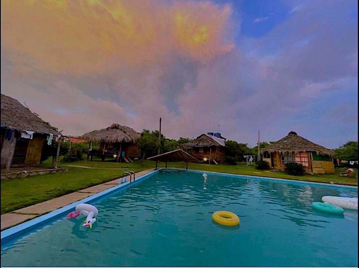 Kamala Surf & Backpacker Hostel Montanita Ngoại thất bức ảnh