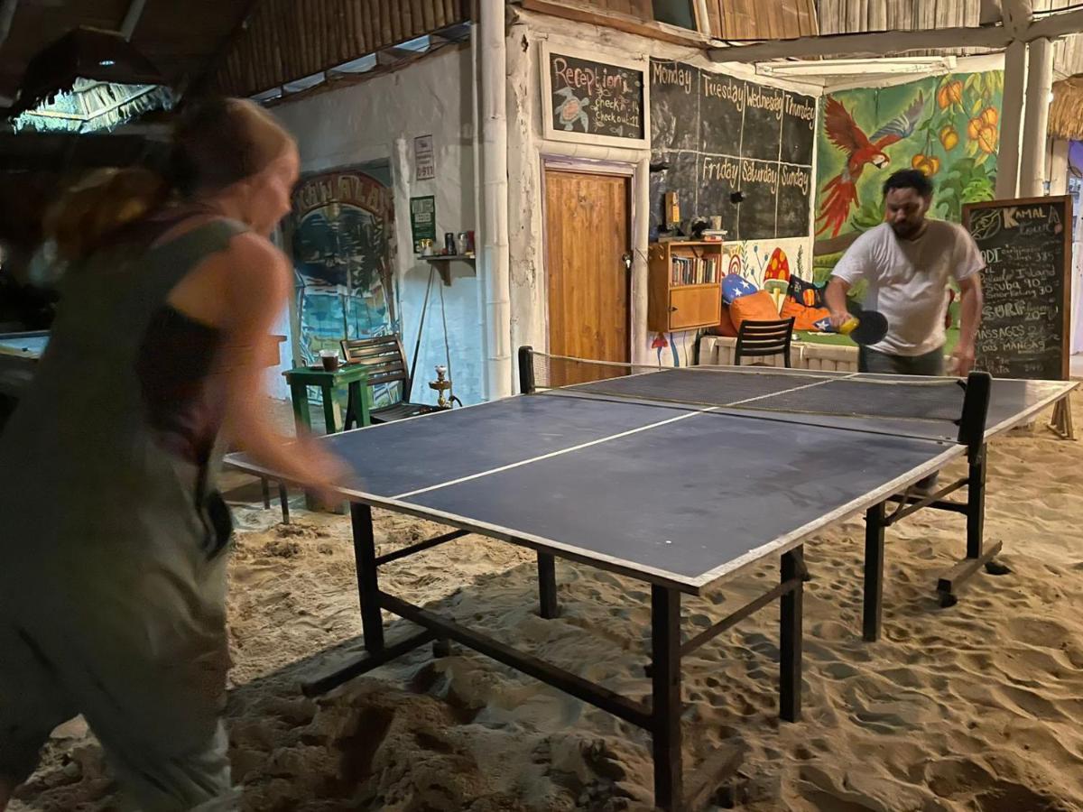 Kamala Surf & Backpacker Hostel Montanita Ngoại thất bức ảnh