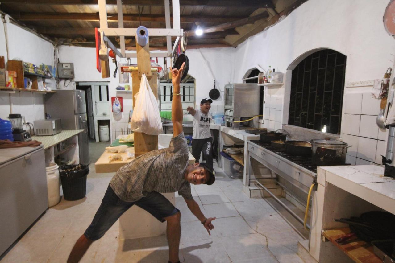 Kamala Surf & Backpacker Hostel Montanita Ngoại thất bức ảnh
