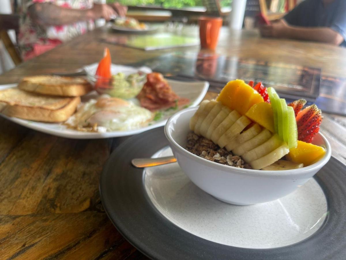 Kamala Surf & Backpacker Hostel Montanita Ngoại thất bức ảnh