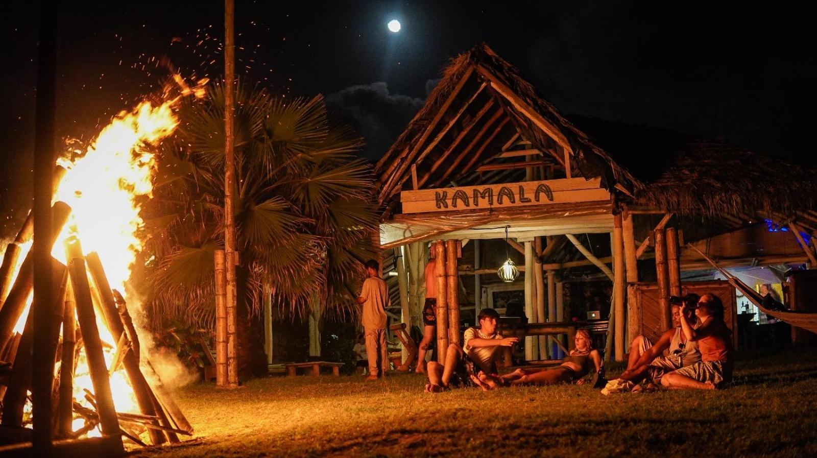 Kamala Surf & Backpacker Hostel Montanita Ngoại thất bức ảnh