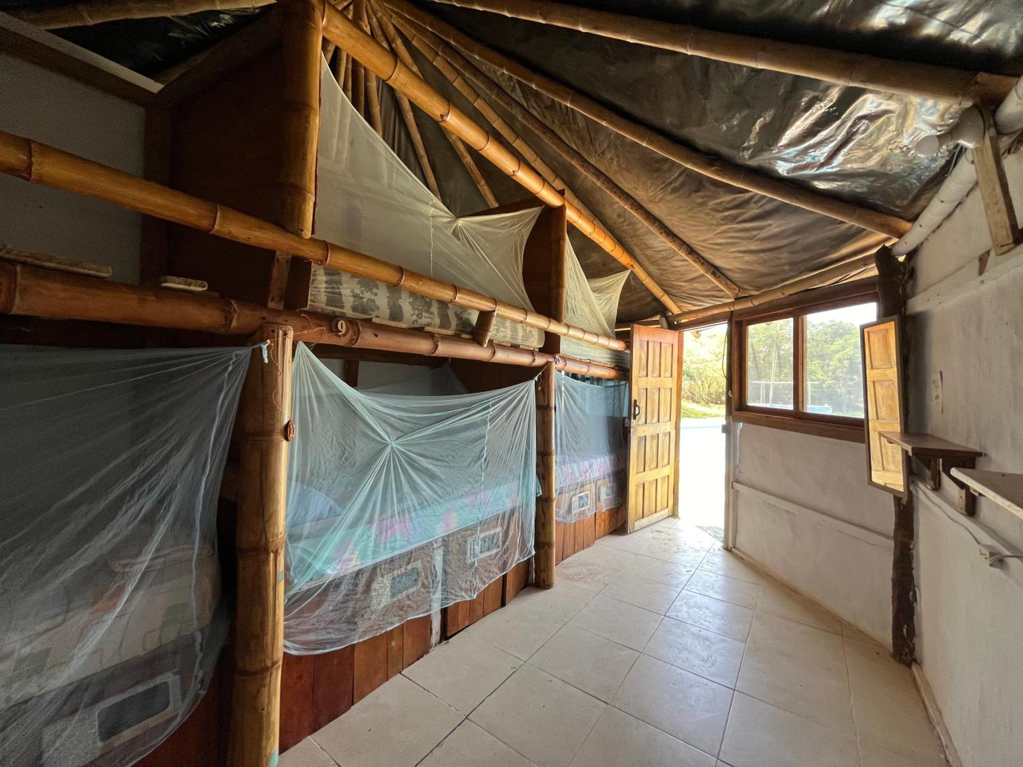 Kamala Surf & Backpacker Hostel Montanita Ngoại thất bức ảnh
