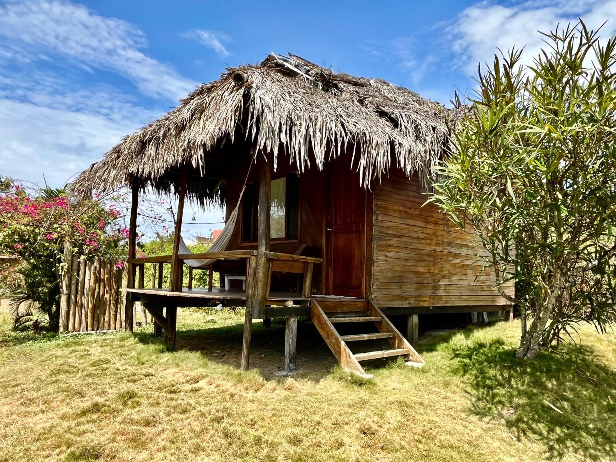 Kamala Surf & Backpacker Hostel Montanita Ngoại thất bức ảnh