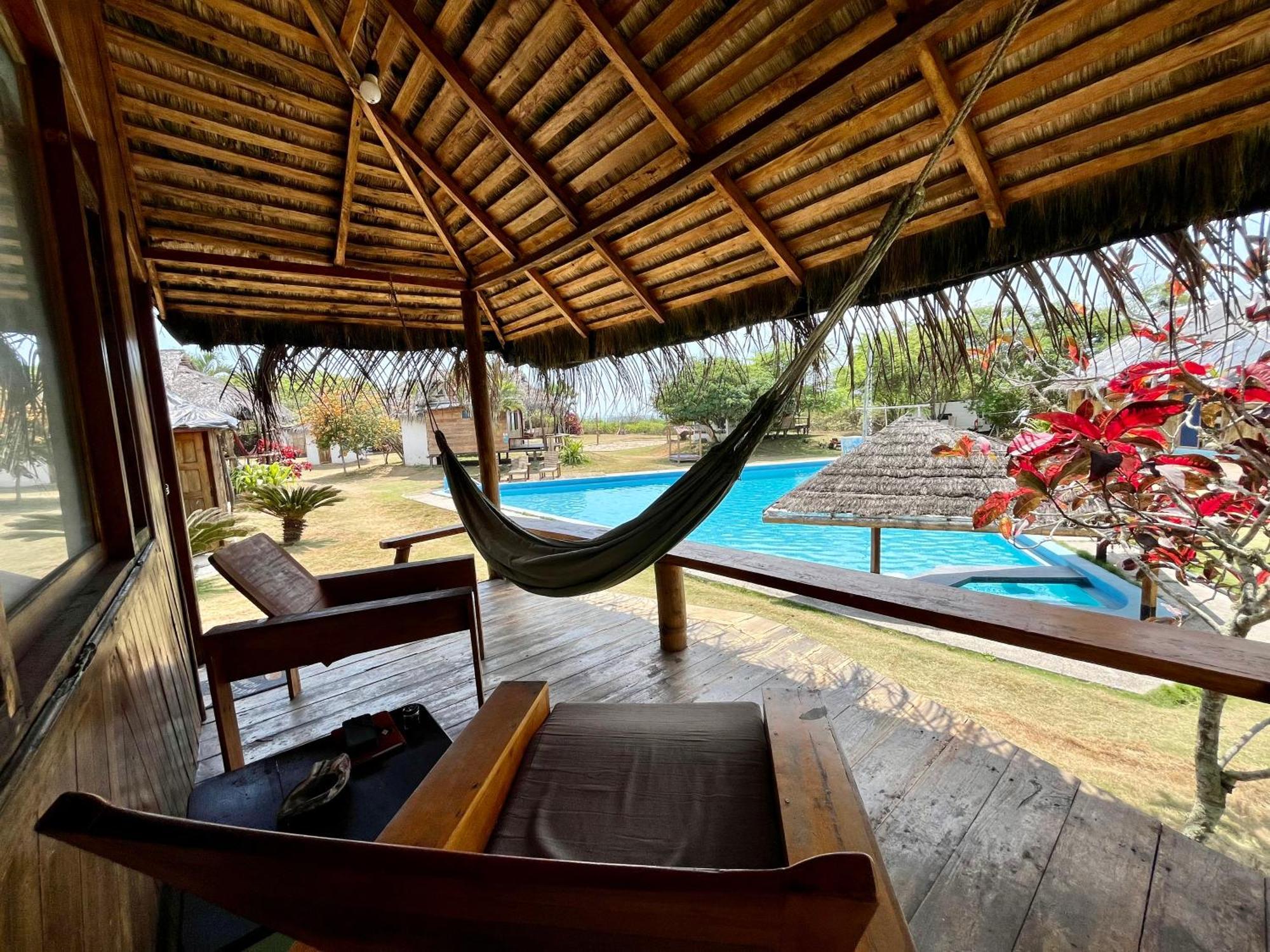 Kamala Surf & Backpacker Hostel Montanita Ngoại thất bức ảnh