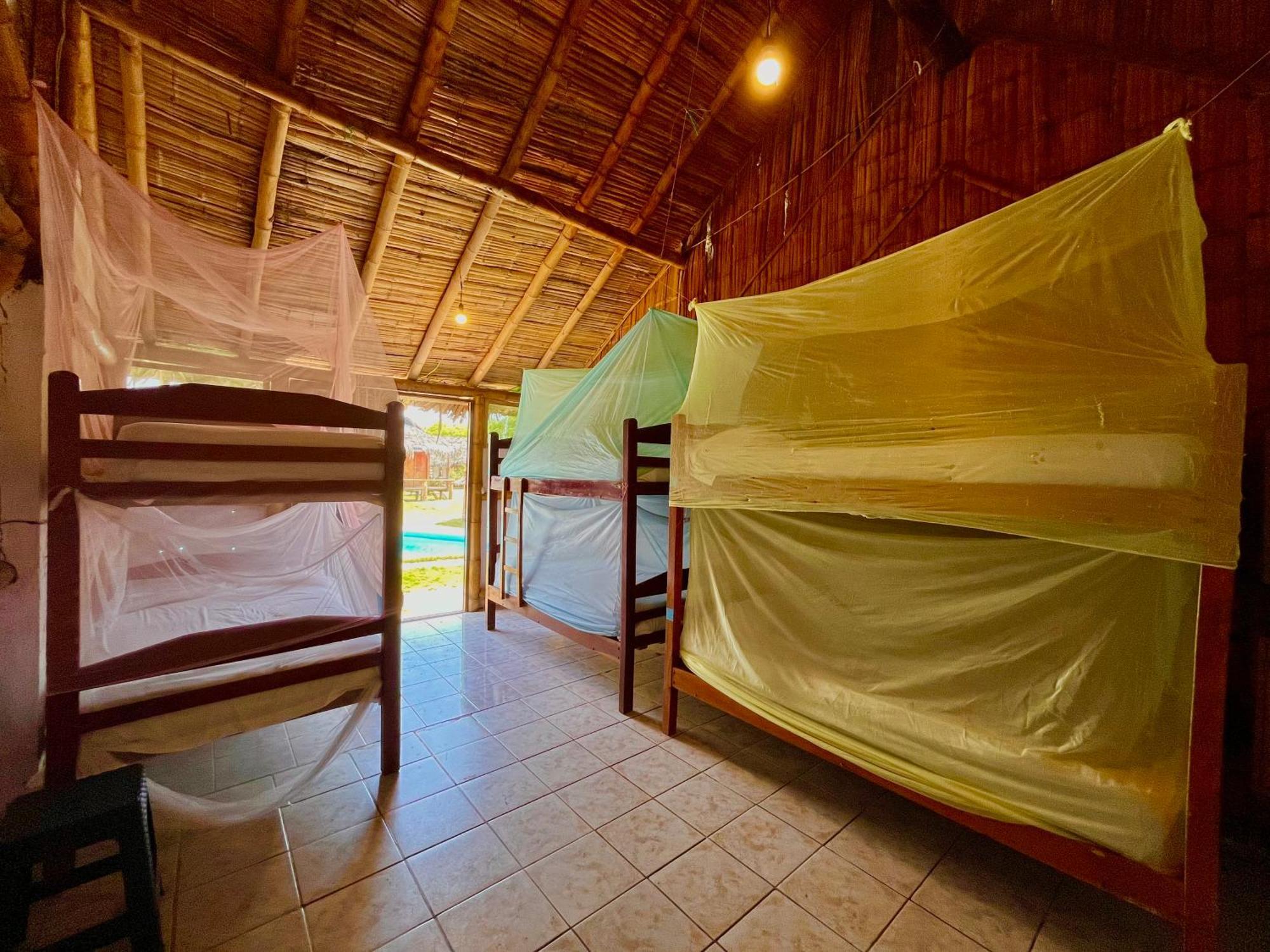 Kamala Surf & Backpacker Hostel Montanita Ngoại thất bức ảnh